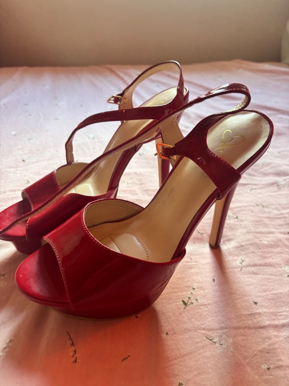 High Heels - Picture 2 of 4